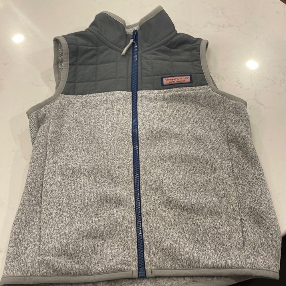 Gray youth vinyard vines vest size 7